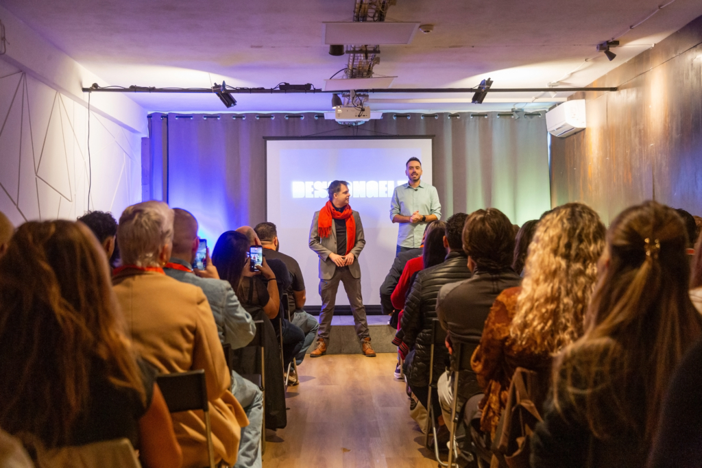 Synergy Hub: espaço de eventos flexível para eventos corporativos, workshops, palestras, formações e reuniões de equipa.